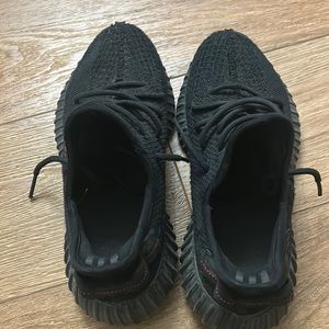 Yeezy 350 v2 bred. Used-good condition. Size 7